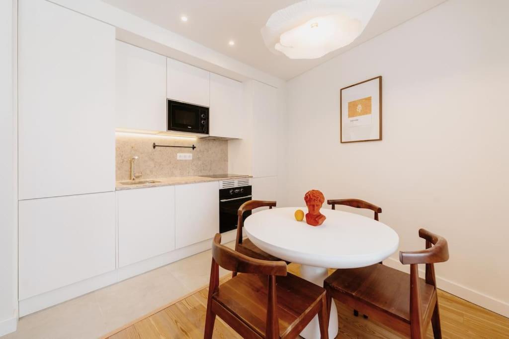 Lisbon Orange House - Beautiful Two-Bedroom Apartment 1D ภายนอก รูปภาพ